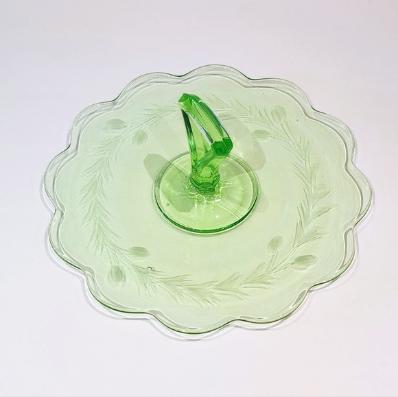 Uranium Glass tidbit tray/dish. - Picture 8 of 10